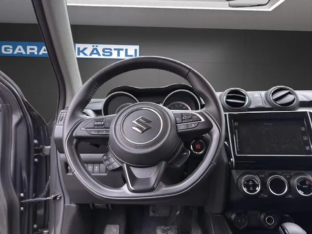Suzuki Swift 1.2 Sakura Top Hybrid