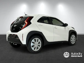 https://vehicle.imgix.net/4203647/9bda179d-98bd-441c-8ae9-9f0c8e13c17d.jpg