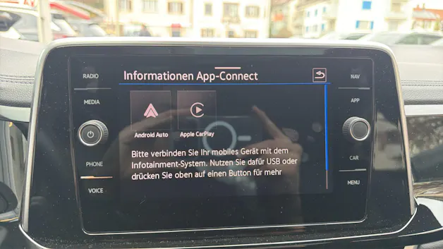 VW T-Roc R-LINE 4MOTION *** PANORAMAGLASDACH & ANHÄNGEKUPPLUNG ***