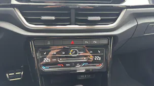 VW T-Roc R-LINE 4MOTION *** PANORAMAGLASDACH & ANHÄNGEKUPPLUNG ***