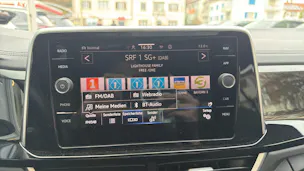 VW T-Roc R-LINE 4MOTION *** PANORAMAGLASDACH & ANHÄNGEKUPPLUNG ***