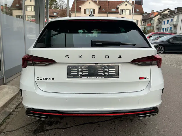 Škoda Octavia Combi RS 4x4 *** TOPAUSSTATTUNG ***