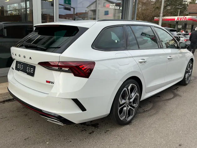 Škoda Octavia Combi RS 4x4 *** TOPAUSSTATTUNG ***