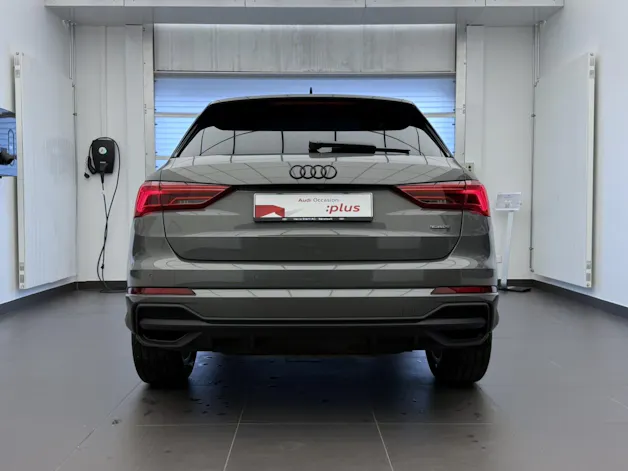 Audi Q3 45 TFSI S line quattro S-tronic