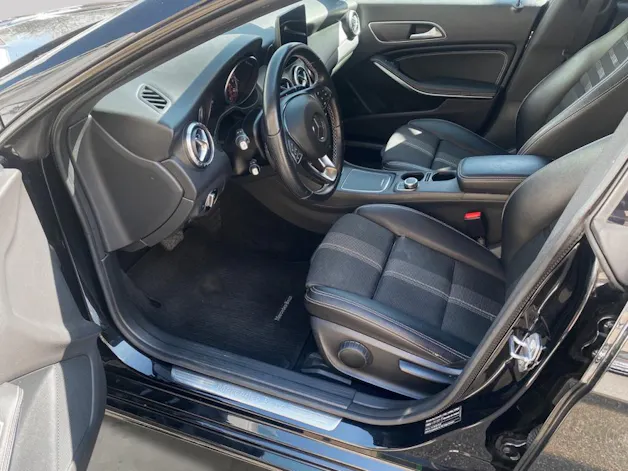 Mercedes-Benz CLA 200 Night Star