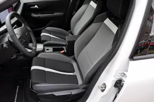 Opel Frontera 1.2 T HEV 145 GS
