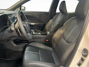 Fahrzeugbild LEXUS LBX 1.5 Hybrid Relax AWD