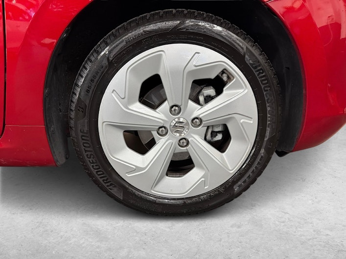 immagine del veicolo SUZUKI SWIFT