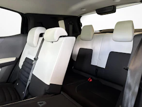 https://vehicle.imgix.net/4204322/1e8cbfd7-aca5-4e63-81f8-5b58da3c855e.jpg