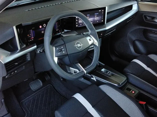 Opel Frontera 1.2 T HEV Edition