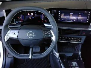 Opel Frontera 1.2 T HEV Edition