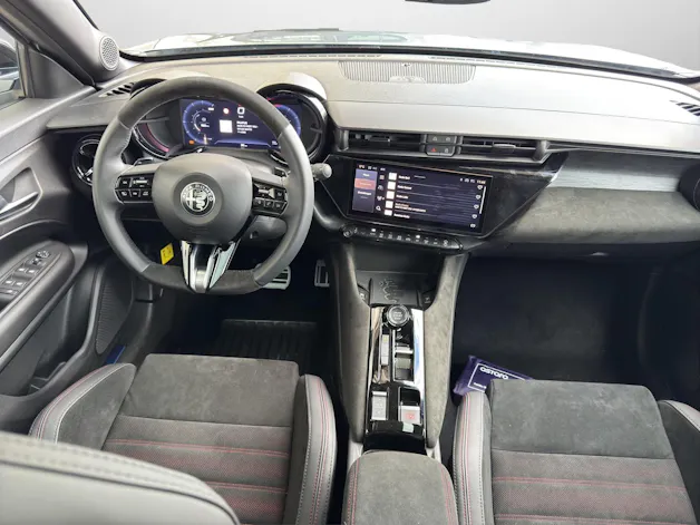 Alfa Romeo Junior 1.2 Ibrida Speciale SPORT TECH SKY