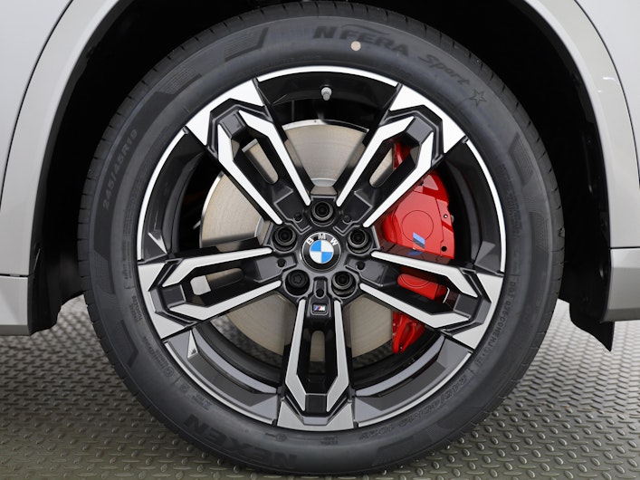 immagine del veicolo BMW iX1