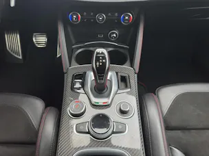Alfa Romeo Stelvio 2.9 V6 Biturbo Q4 Quadrifoglio