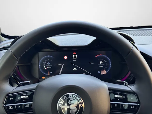 Alfa Romeo Junior 1.2 Ibrida Q4 SKY