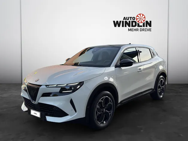 Alfa Romeo Junior 1.2 Ibrida Q4 SKY