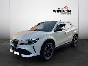 Alfa Romeo Junior 1.2 Ibrida Q4 SKY