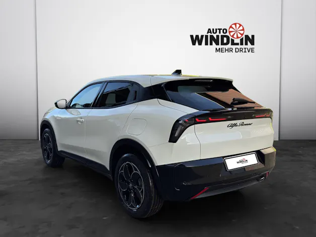 Alfa Romeo Junior 1.2 Ibrida Q4 SKY