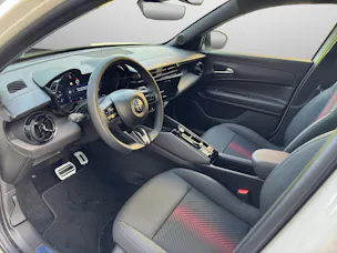 Alfa Romeo Junior 1.2 Ibrida Q4 SKY
