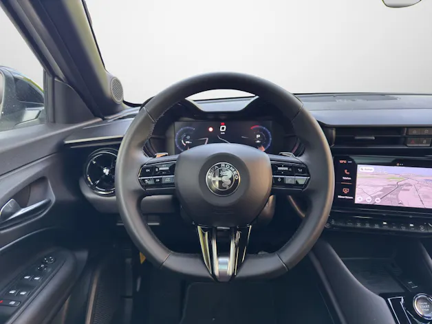 Alfa Romeo Junior 1.2 Ibrida Q4 SKY