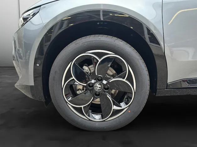 Alfa Romeo Junior 1.2 Ibrida Q4