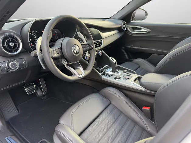Alfa Romeo Giulia 2.0 Q4 Veloce Sky