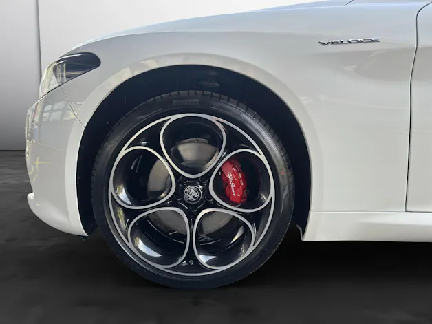 Alfa Romeo Giulia 2.0 Q4 Veloce Sky