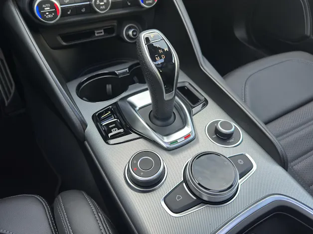 Alfa Romeo Giulia 2.0 Q4 Veloce Sky