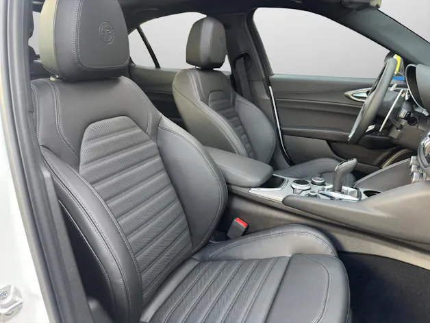 Alfa Romeo Giulia 2.0 Q4 Veloce Sky