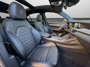 Alfa Romeo Stelvio 2.0 Q4 280 Intensa Sky
