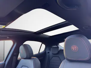 Alfa Romeo Stelvio 2.0 Q4 280 Intensa Sky