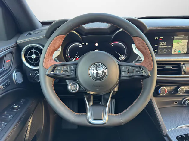 Alfa Romeo Stelvio 2.0 Q4 280 Intensa Sky