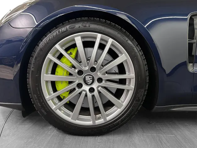 Porsche Panamera 4 E-Hybrid