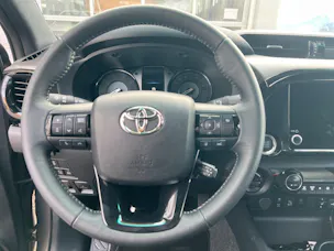 Toyota Hilux Double Cab.-Pick-up 2.8 D-4D MHEV 204 Invincible