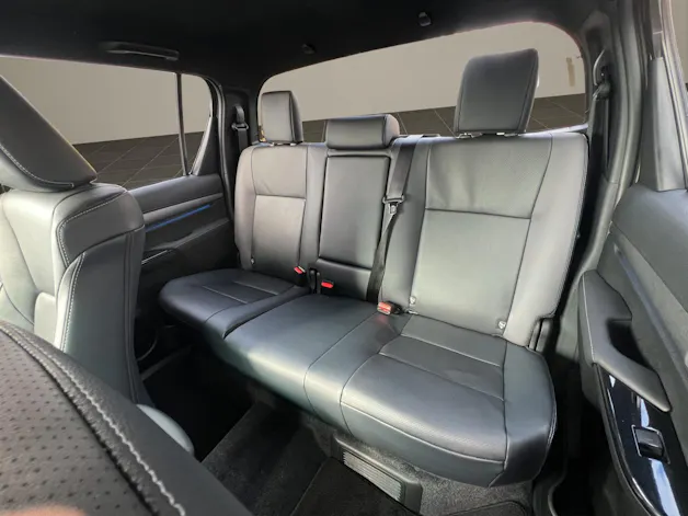 Toyota Hilux Double Cab.-Pick-up 2.8 D-4D MHEV 204 Invincible