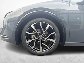 https://vehicle.imgix.net/4204565/94432c76-e1d0-47b6-8d6b-4d6a3552f795.jpg