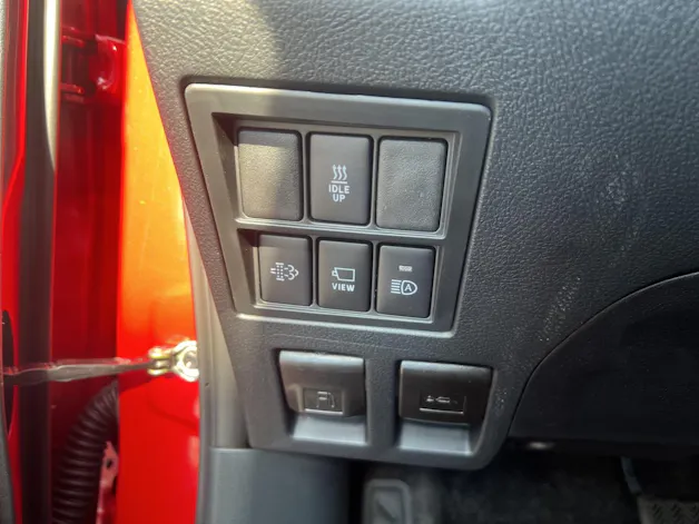 Toyota Hilux Double Cab.-Pick-up 2.8 D-4D MHEV 204 Invincible