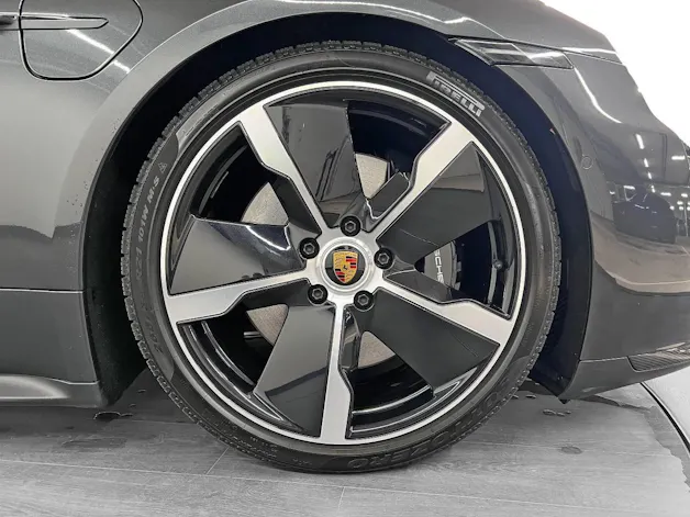 Porsche Taycan GTS Sport Turismo