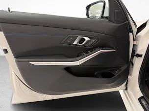 BMW 330d xDrive SAG