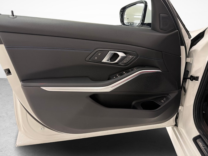 immagine del veicolo BMW 3 SERIES