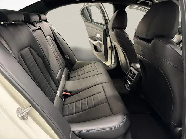 BMW 330d xDrive SAG
