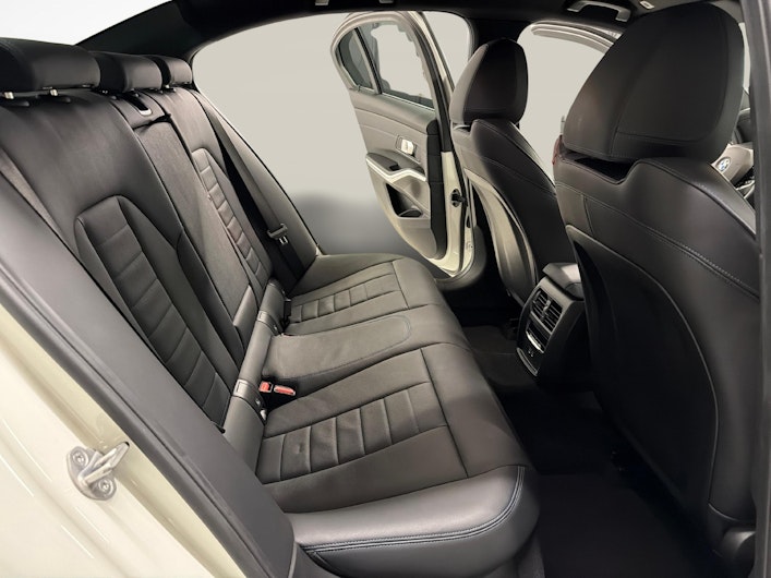 immagine del veicolo BMW 3 SERIES