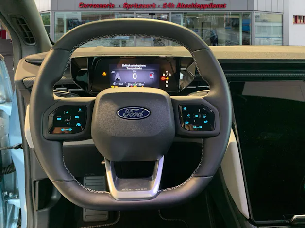 Ford Explorer Extended Range Premium AWD