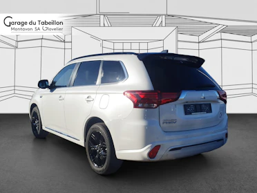 MITSUBISHI OUTLANDER 3