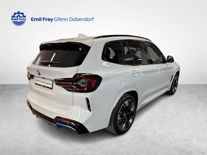 immagine del veicolo BMW iX3