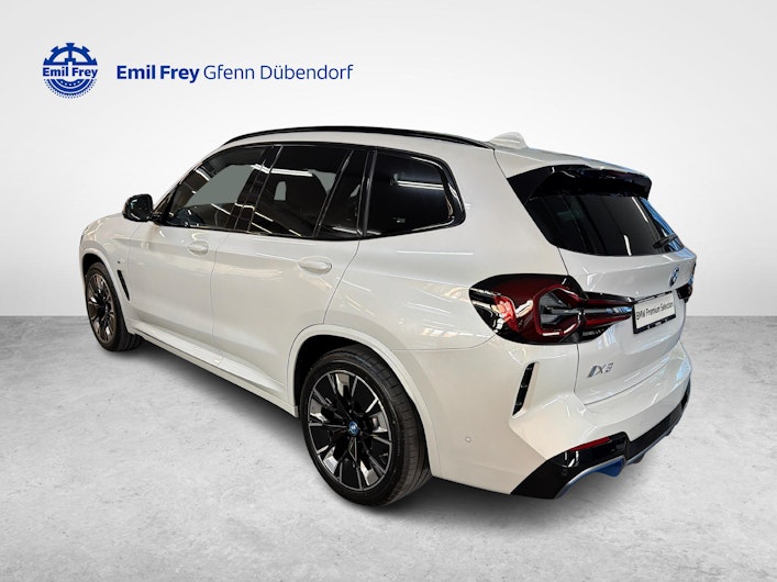 immagine del veicolo BMW iX3