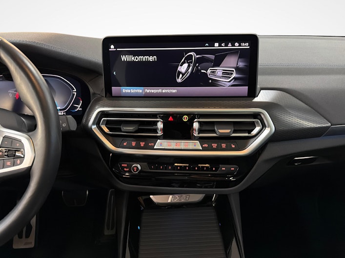 immagine del veicolo BMW iX3