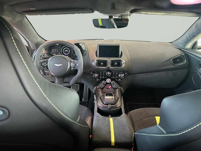 immagine del veicolo ASTON MARTIN V12 Vantage