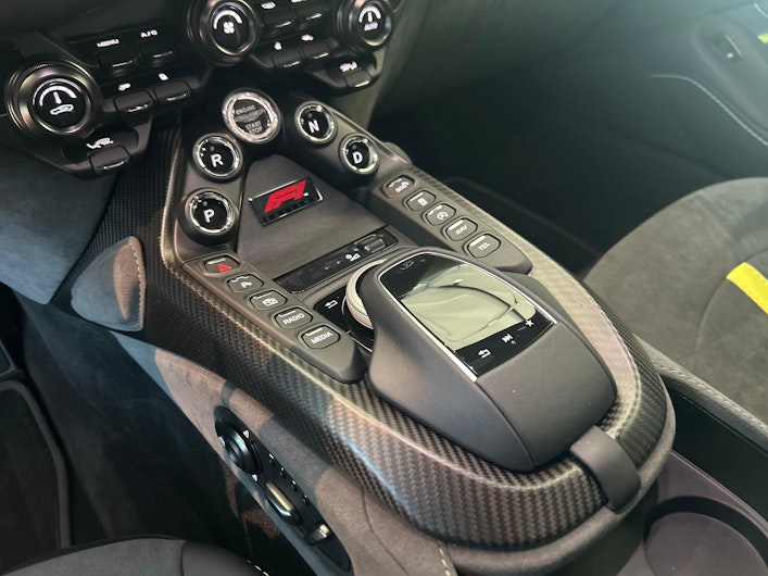 immagine del veicolo ASTON MARTIN V12 Vantage