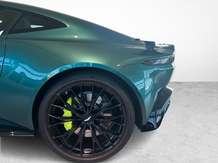 immagine del veicolo ASTON MARTIN V12 Vantage